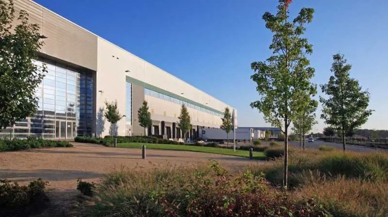 Industrial in Moissy-Cramayel for lease - Building Photo - Image 1 of 11