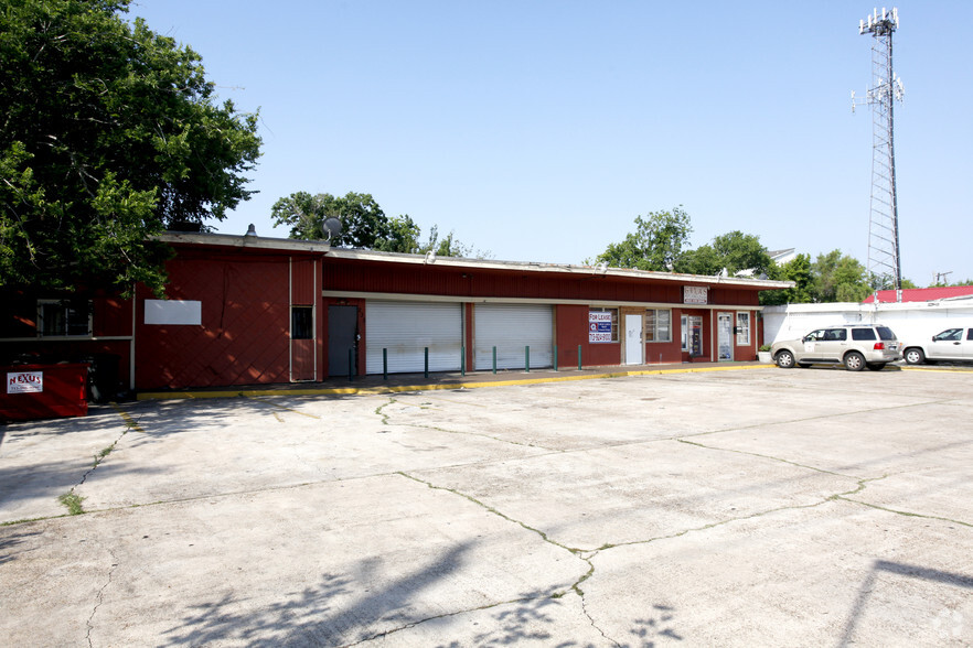 226-230 Winkler Dr, Houston, TX for lease - Building Photo - Image 2 of 10