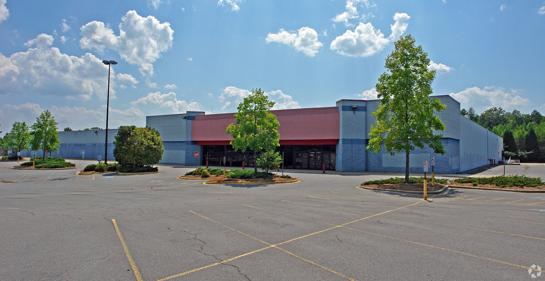 801 E Arrowood Rd, Charlotte, NC 28217