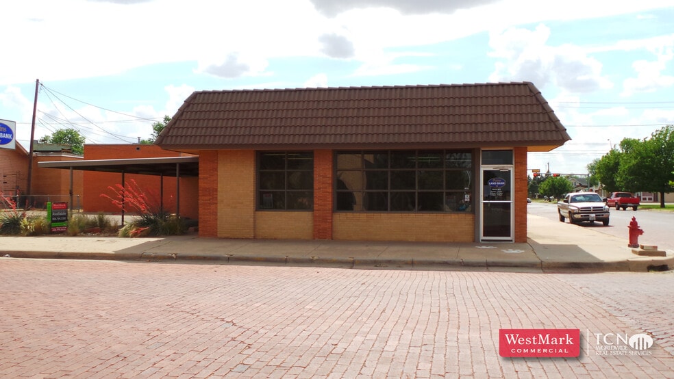 629 Baltimore St, Plainview, TX for lease - Building Photo - Image 1 of 17