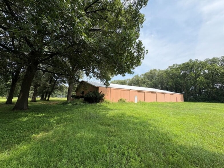 4112 S Youth Camp Rd, Saint Anne, IL for sale - Building Photo - Image 1 of 10