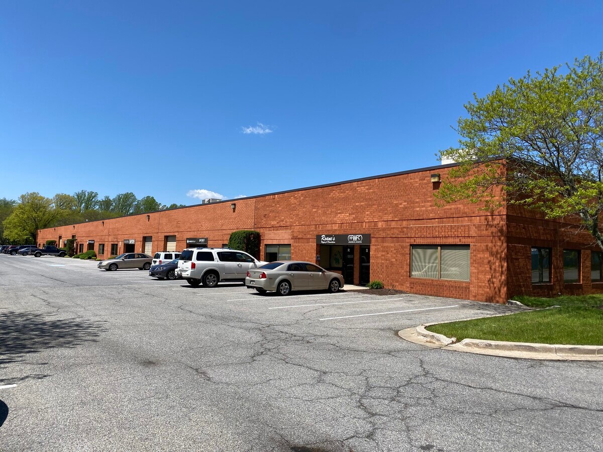 9633 Liberty Rd, Randallstown, MD 21133 Deer Park Center B