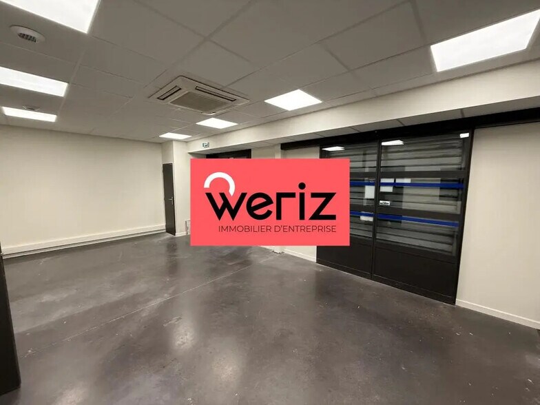 Office in Marseille for lease - Building Photo - Image 2 of 9