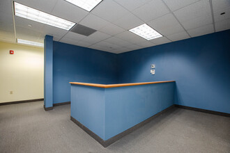 860 Wyckoff Ave, Mahwah, NJ for lease Interior Photo- Image 2 of 24