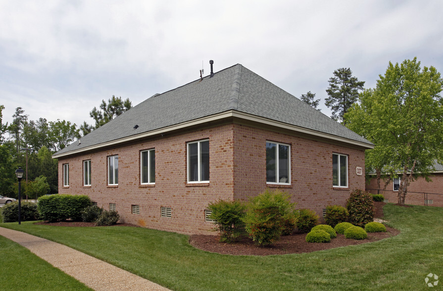 327 McLaws Cir, Williamsburg, VA for lease - Building Photo - Image 2 of 2