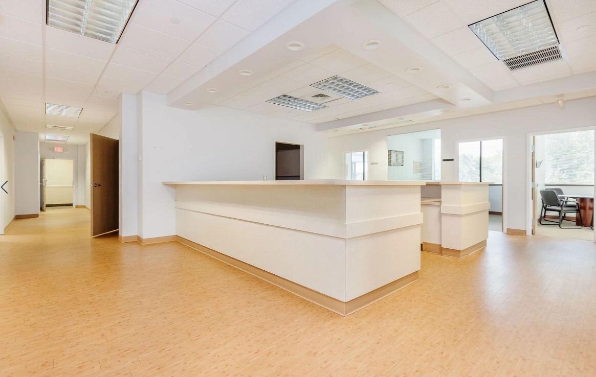 100 Technology Dr, Trumbull, CT for lease Interior Photo- Image 1 of 6