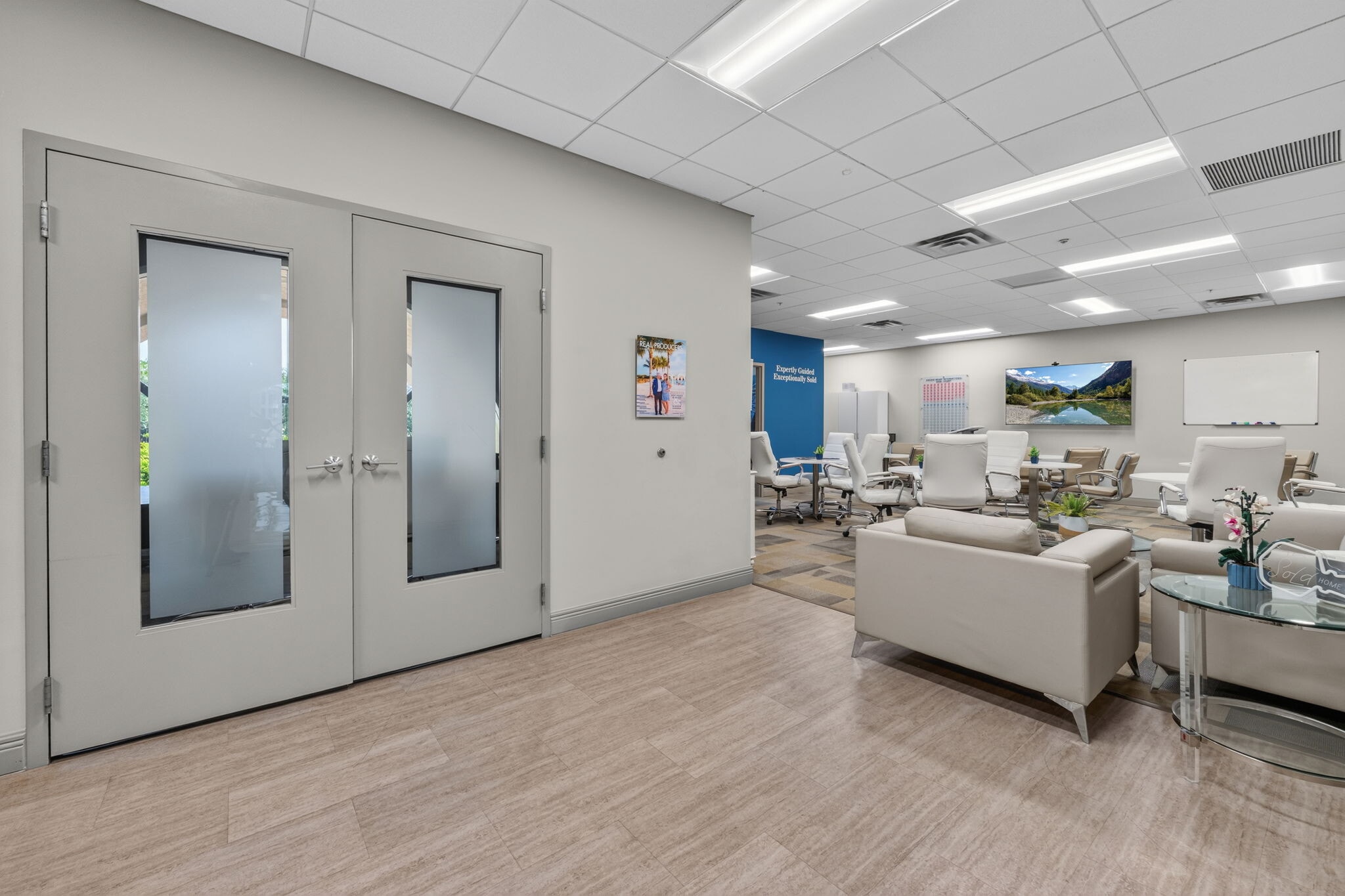 24301 Walden Center Dr, Bonita Springs, FL for lease Interior Photo- Image 1 of 11