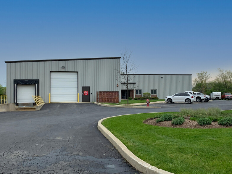 2215 Tech Ct, Woodstock, IL for lease - Primary Photo - Image 1 of 19