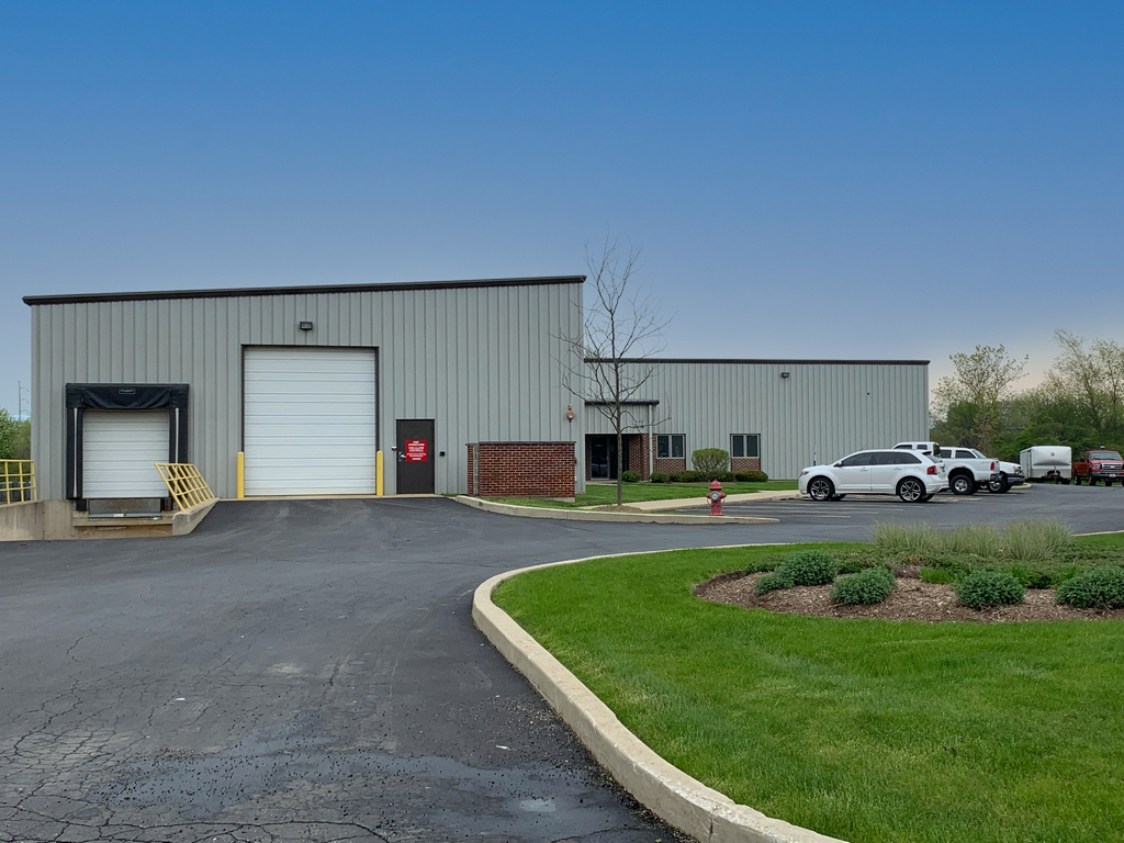 2215 Tech Ct, Woodstock, IL for lease Primary Photo- Image 1 of 20