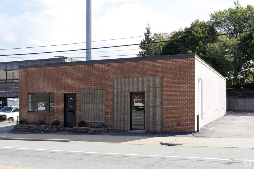 1372 Park Ave, Cranston, RI for sale - Primary Photo - Image 1 of 1