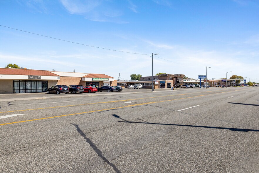 118-122 Vista Way, Kennewick, WA for sale - Primary Photo - Image 1 of 1