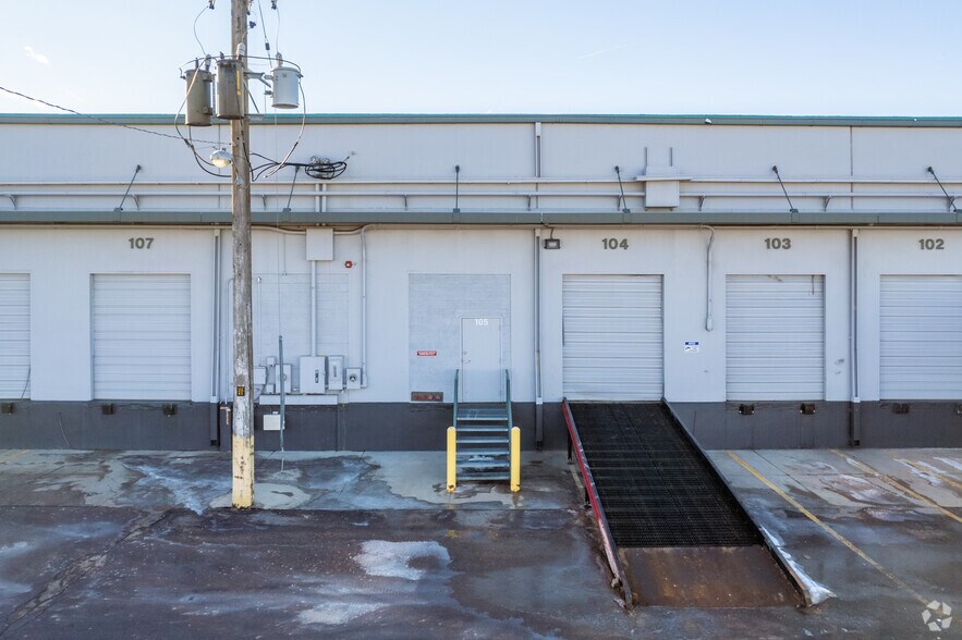 12850 E 40th Ave, Denver, CO for lease - Building Photo - Image 3 of 5