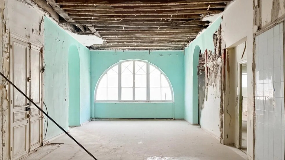 Office in Paris for sale - Building Photo - Image 1 of 4