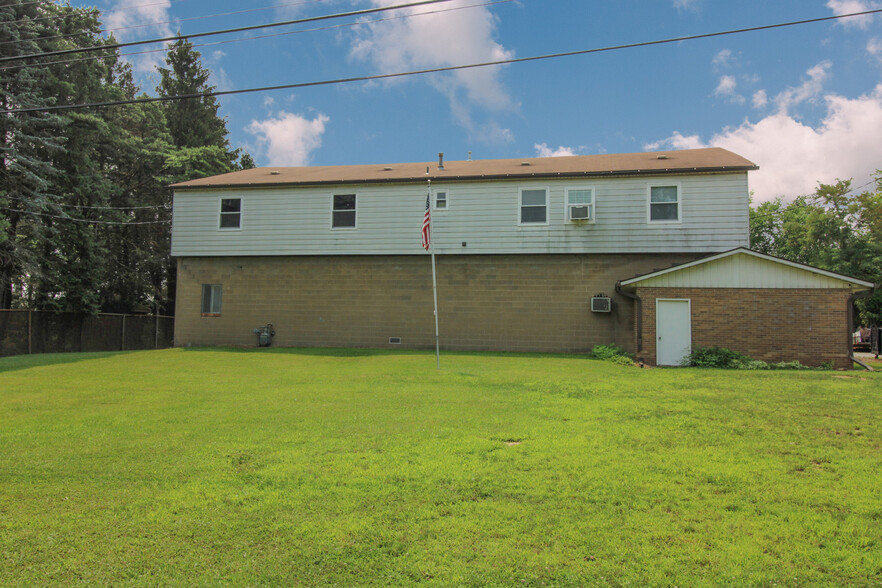 1296 Airport Rd, Aliquippa, PA for sale - Building Photo - Image 1 of 1