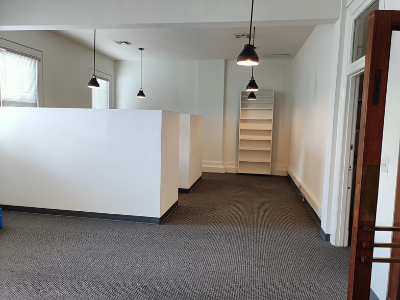 26-38 S Raymond Ave, Pasadena, CA for lease - Interior Photo - Image 2 of 7