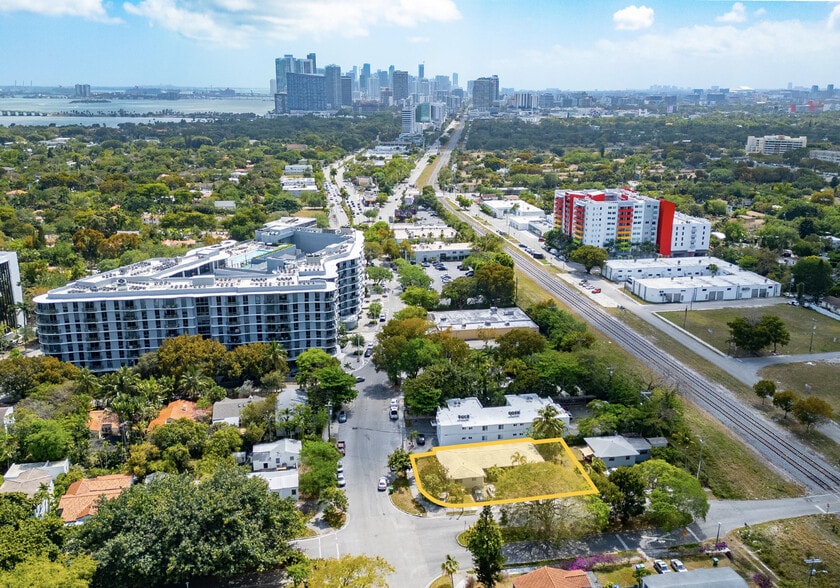 5898 NE 4th Ct, Miami, FL for sale - Building Photo - Image 2 of 11