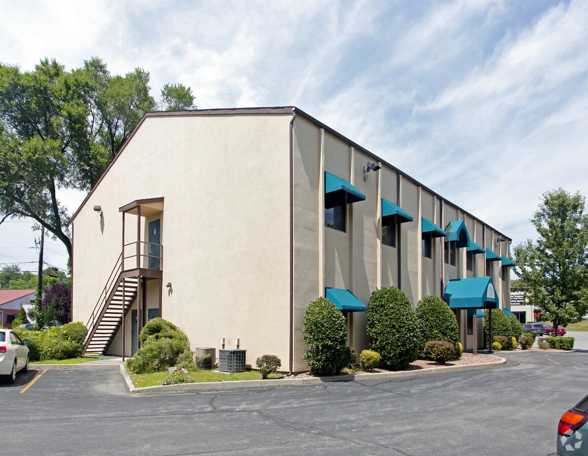 10 Little Britain Rd, Newburgh, NY 12550