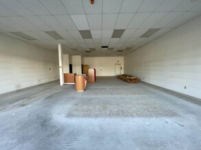 484-486 Lancaster Dr NE, Salem, OR for lease Building Photo- Image 2 of 2