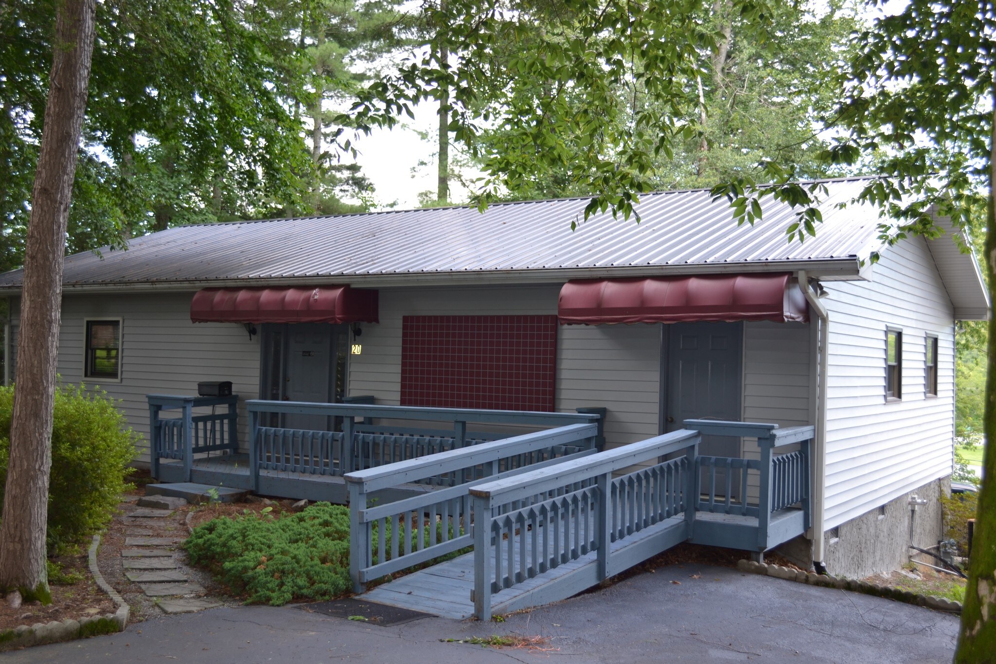 20 Morgan Rd, Hendersonville, NC for sale Building Photo- Image 1 of 1