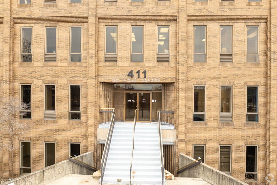 411 Wolf Ledges Pky, Akron, OH for sale - Building Photo - Image 3 of 6