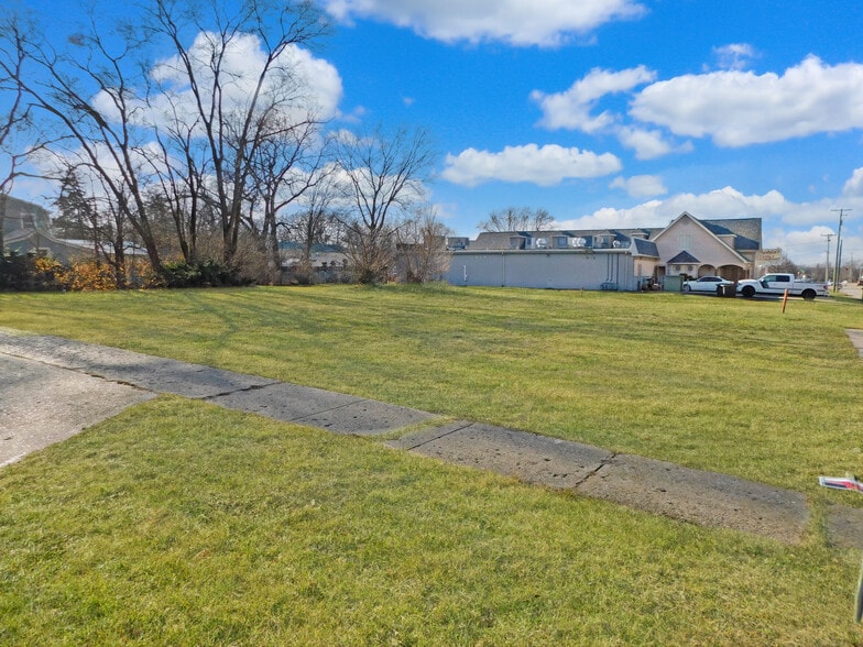 10458 Main St, Roscoe, IL for sale - Primary Photo - Image 1 of 9