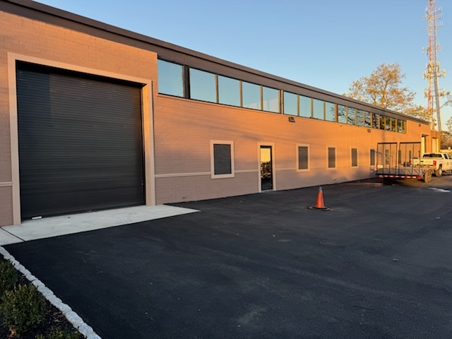 991 Peconic Ave, North Babylon, NY for lease - Building Photo - Image 3 of 5