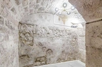 52 Rue Du Faubourg Montmartre, Paris for lease Interior Photo- Image 2 of 2