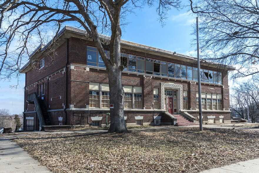 1303 N 36th St, Kansas City, KS, 66102 Schools Property For Sale