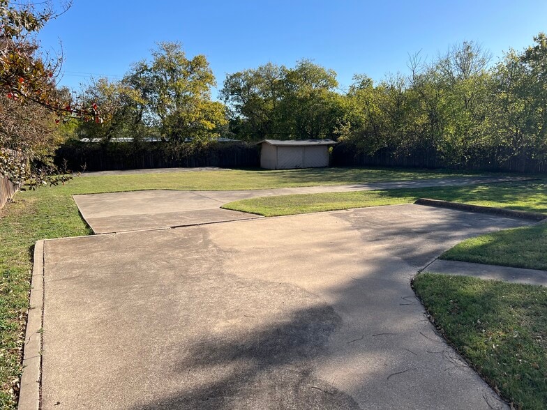 6856 Boulevard 26, Richland Hills, TX for lease - Building Photo - Image 2 of 5