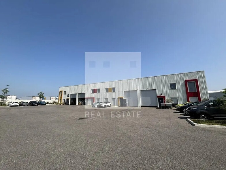 in Corbas for sale - Building Photo - Image 1 of 1