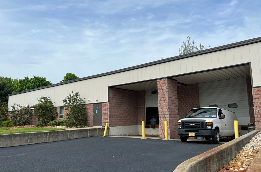 110-130 Miller Rd, Medford, NJ for lease - Building Photo - Image 2 of 7