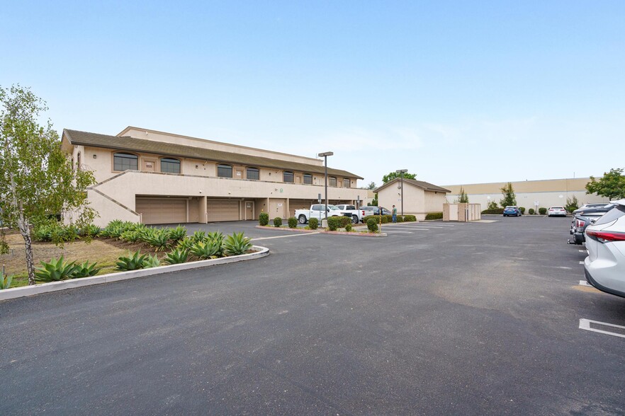 2370 Skyway Dr, Santa Maria, CA for sale - Building Photo - Image 2 of 8