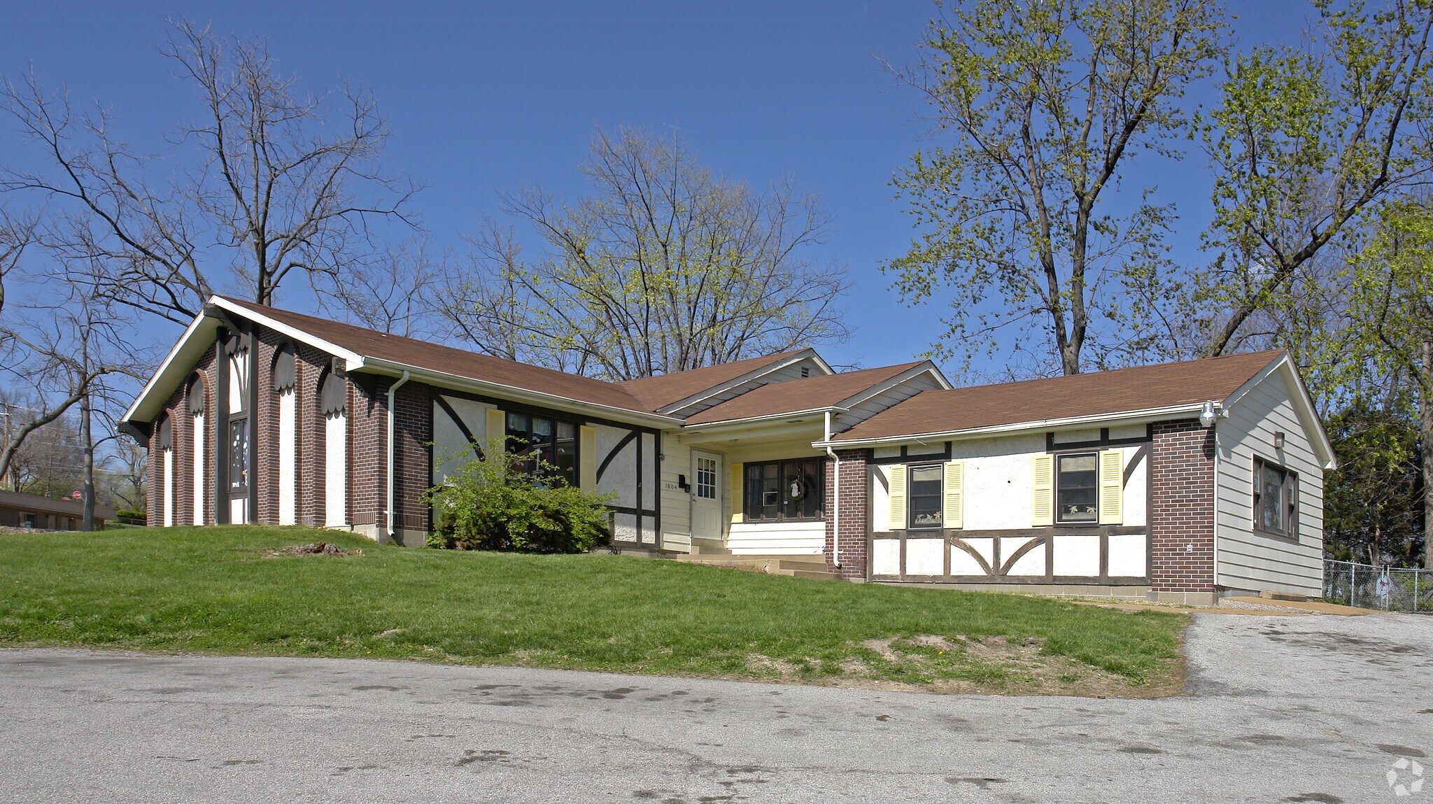 1804 Boonslick Rd, Saint Charles, MO for sale Primary Photo- Image 1 of 1