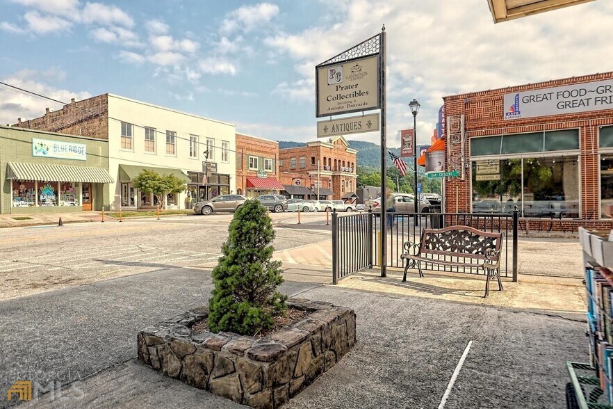 34 N Main St, Clayton, GA 30525