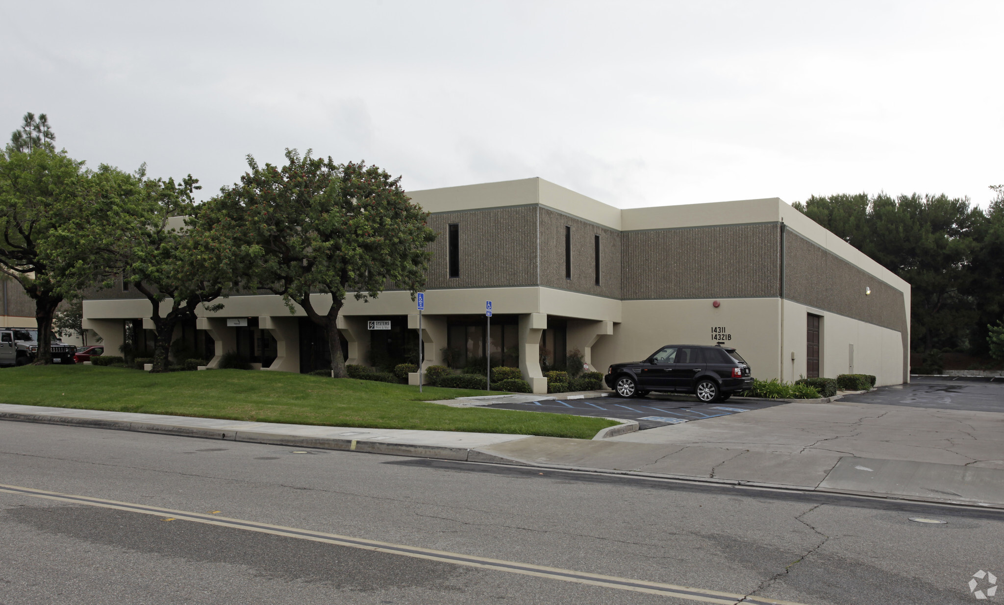 14311-14331 Chambers Rd, Tustin, CA for lease Primary Photo- Image 1 of 12