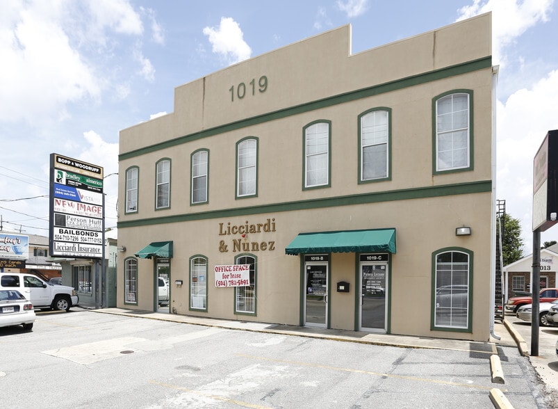 1019 W Judge Perez Dr, Chalmette, LA 70043