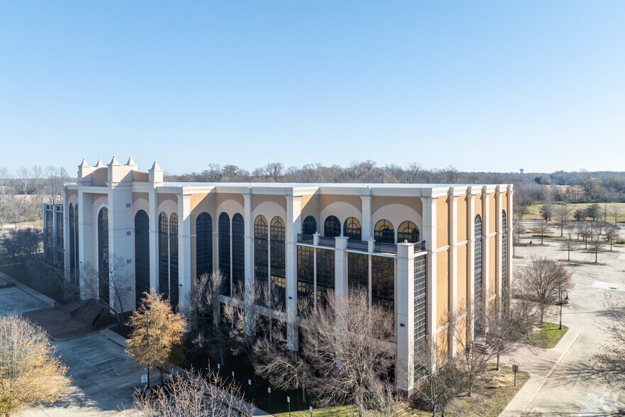 384 Galleria Pky, Madison, MS for sale - Building Photo - Image 3 of 9