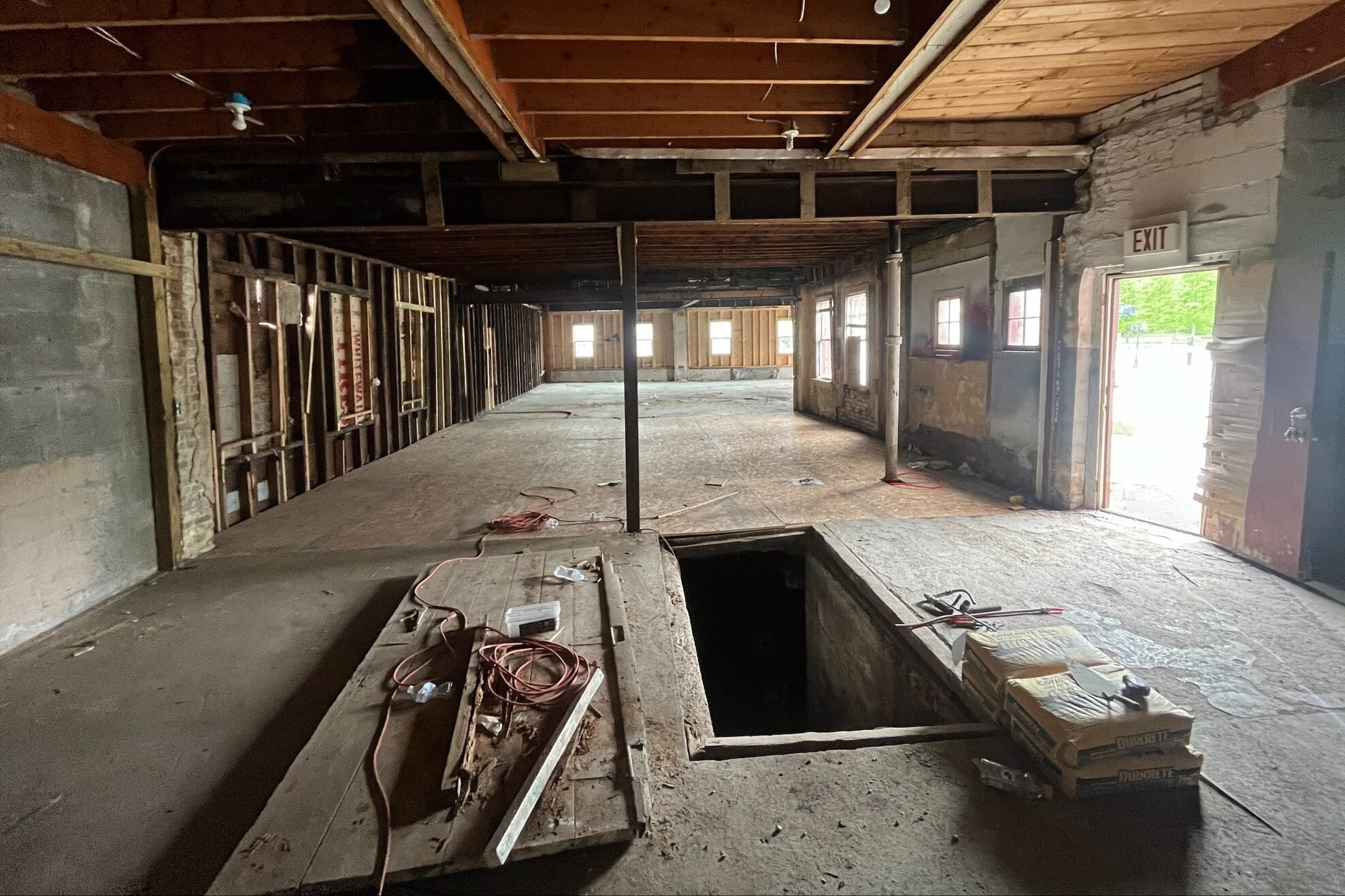 156 River St, North Adams, MA for sale Interior Photo- Image 1 of 7