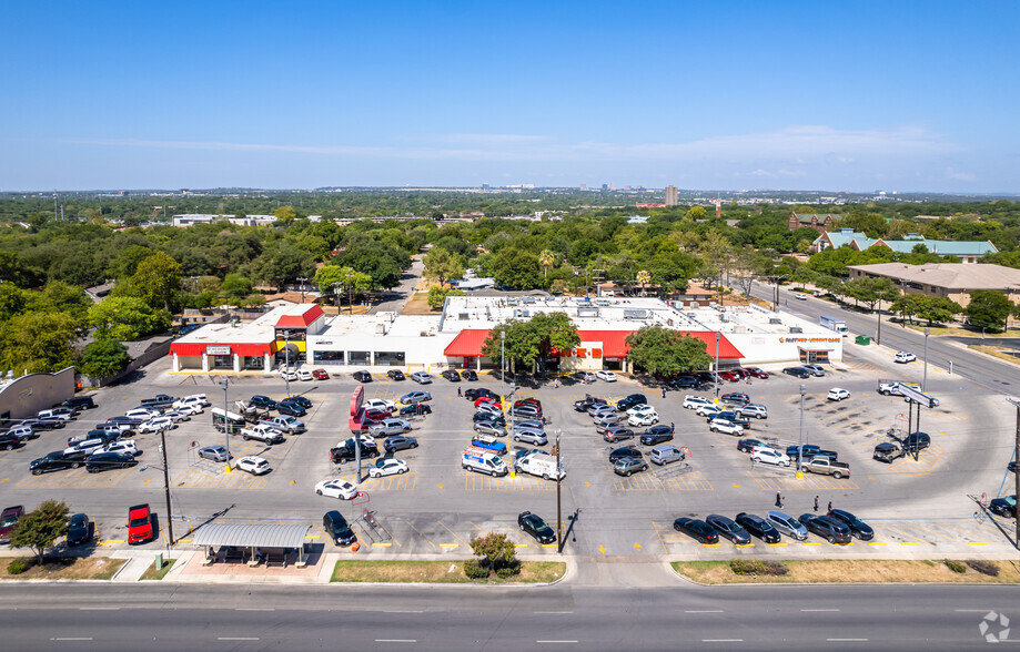 6829-6841 San Pedro Ave, San Antonio, TX for lease - Building Photo - Image 1 of 6