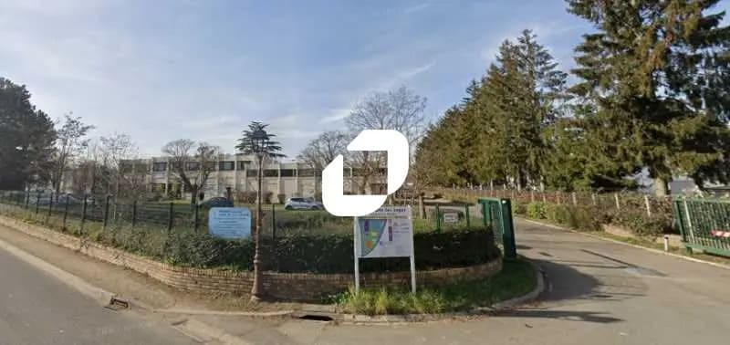 Office in Les Loges-en-Josas for lease - Building Photo - Image 2 of 2