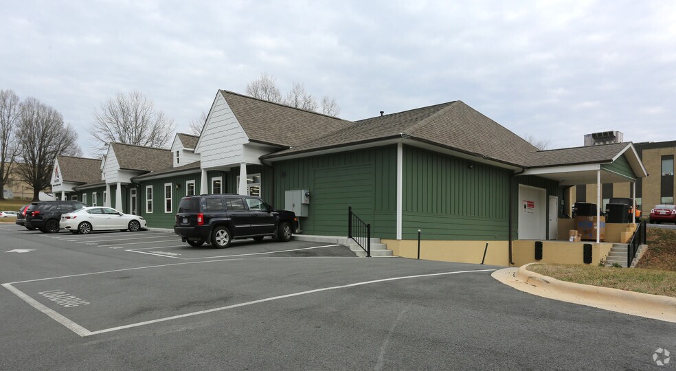 8017 N Point Blvd, Winston-Salem, NC for sale - Building Photo - Image 3 of 4
