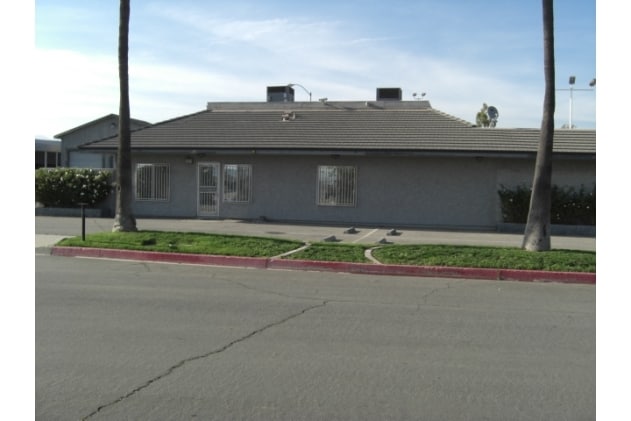 Absolute Net Lease Investment portfolio of 2 properties for sale on LoopNet.com - Primary Photo - Image 2 of 2