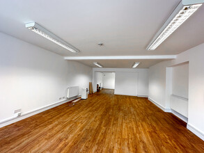 7 The Moor, Falmouth for lease Interior Photo- Image 2 of 5