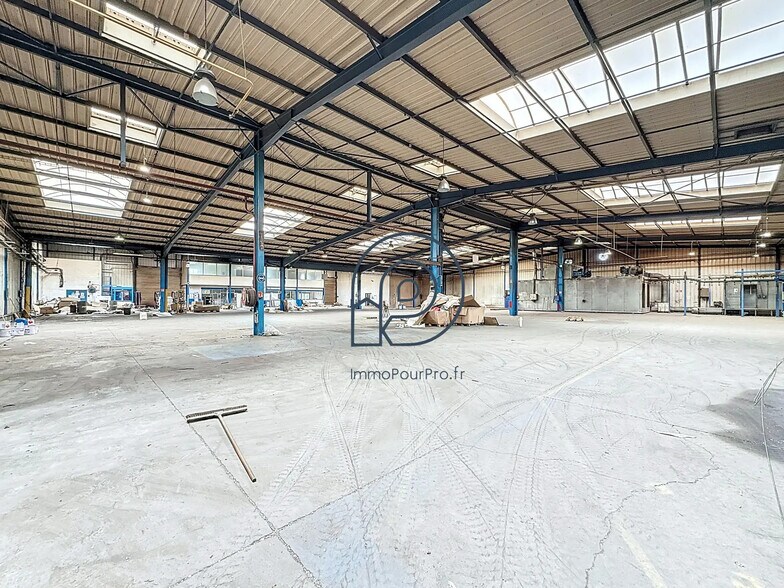 Flex in Saint-Amand-les-Eaux for sale - Building Photo - Image 3 of 11