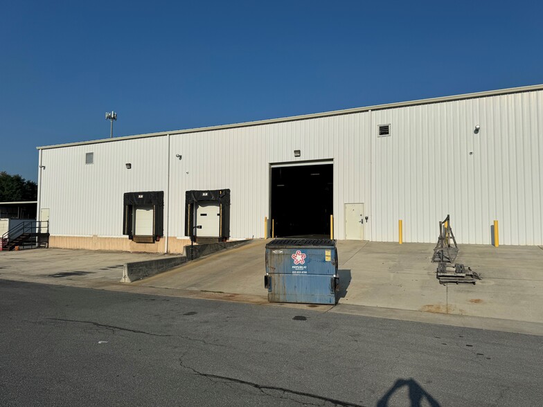 1160 Business Center Dr, Hagerstown, MD for lease - Building Photo - Image 2 of 4