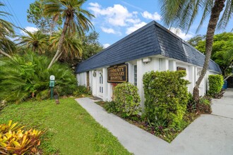 1631 W Bay Dr, Largo, FL for sale Building Photo- Image 2 of 31