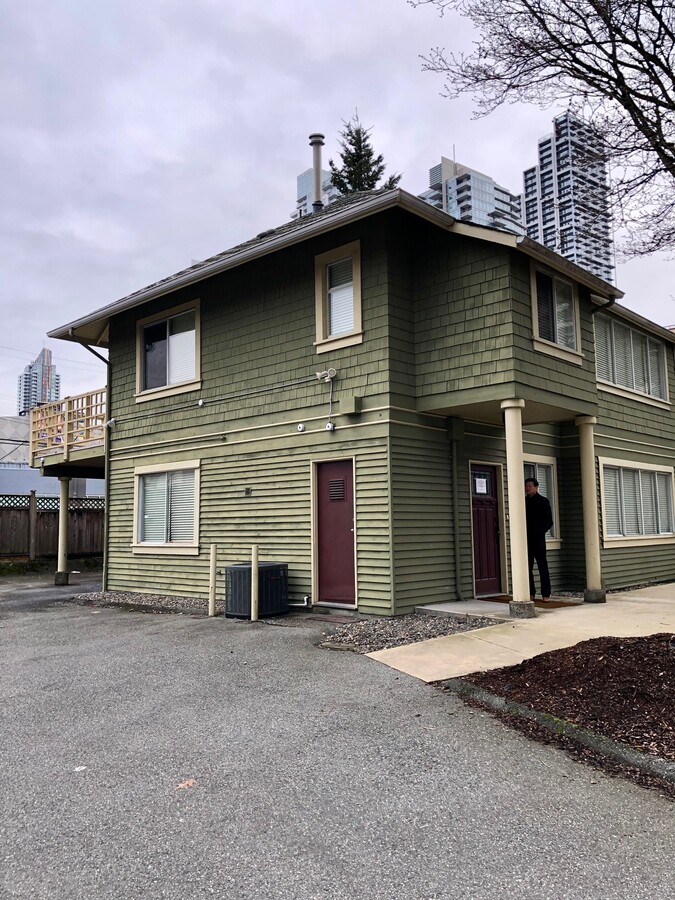 6112 Sussex Ave, Burnaby, BC V5H 3C3 | LoopNet