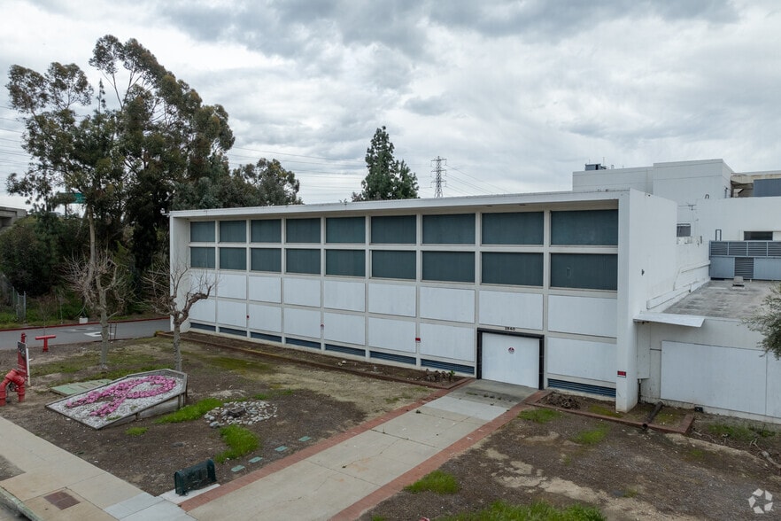 2940 E Foothill Blvd, Pasadena, CA for sale - Primary Photo - Image 3 of 10