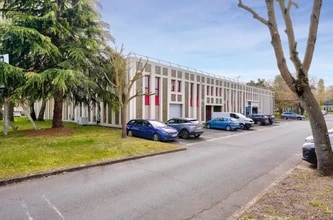 4 Avenue Du Gros Chene, ÉRAGNY for lease Building Photo- Image 2 of 7