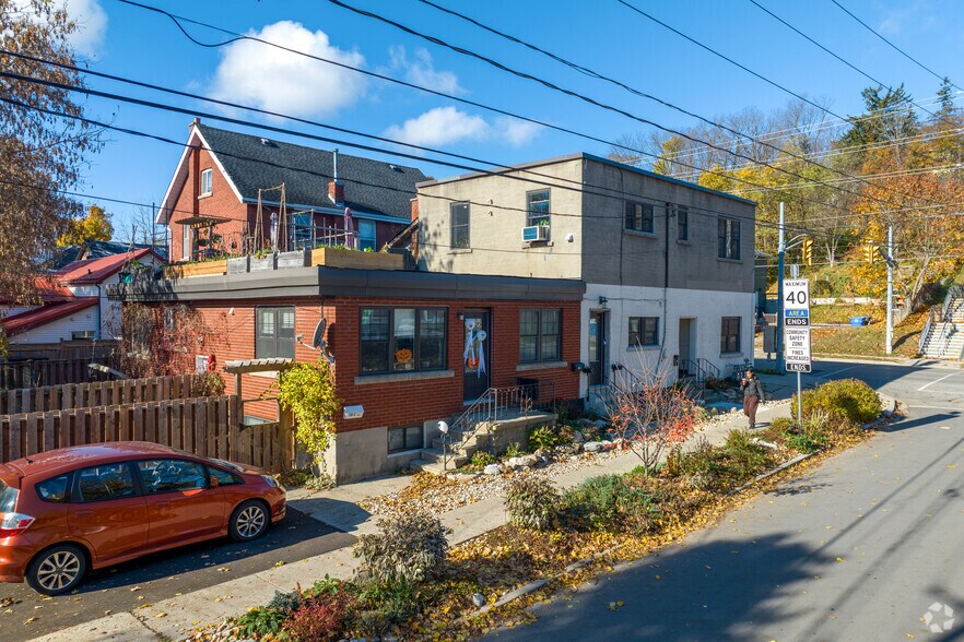 93 Elizabeth St, Guelph, ON N1E 2X1